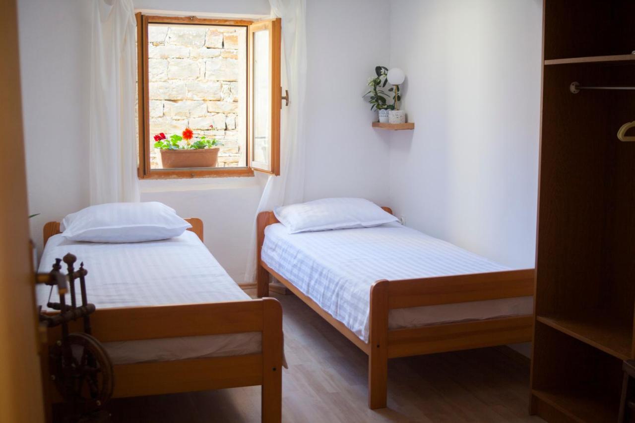 Amarilis Rooms Grožnjan Esterno foto